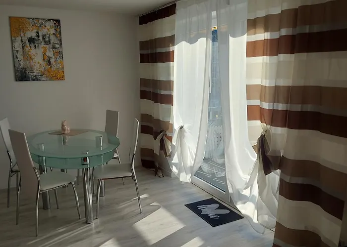 Appartement Blackjulie Im Schwarzwald Mit Balkon Und Parkplatz Ruhig St. Georgen im Schwarzwald